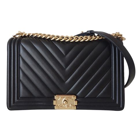 sac boy chanel chevron.